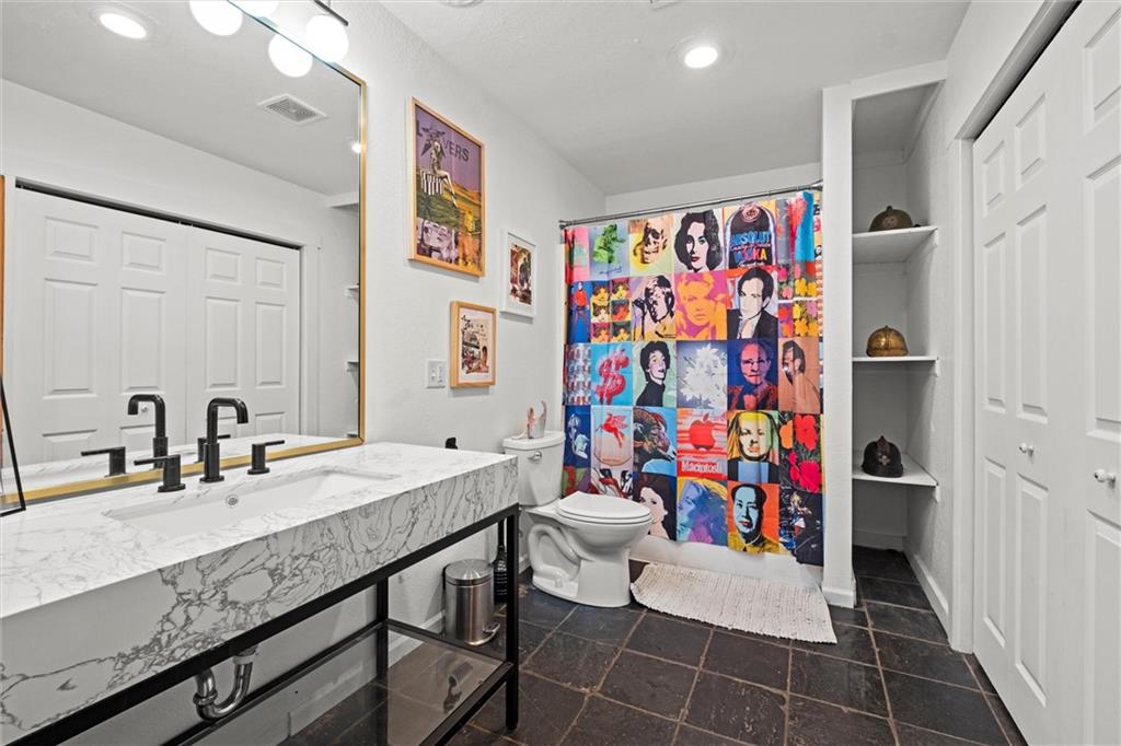 1600 Locust Street Property Photo 13