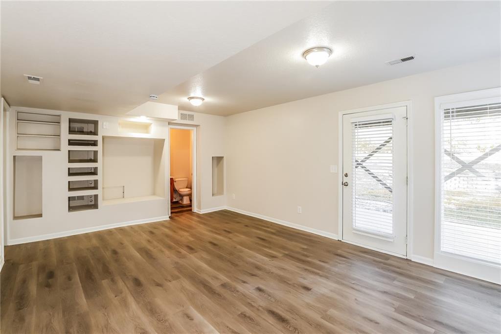 10926 Rowland Avenue Property Photo 7