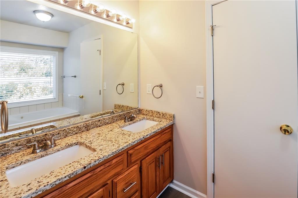 10926 Rowland Avenue Property Photo 10