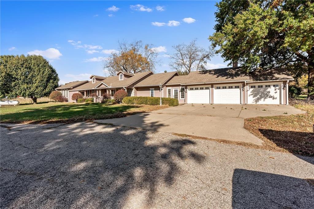 2301 Lees Summit Road Property Photo 3