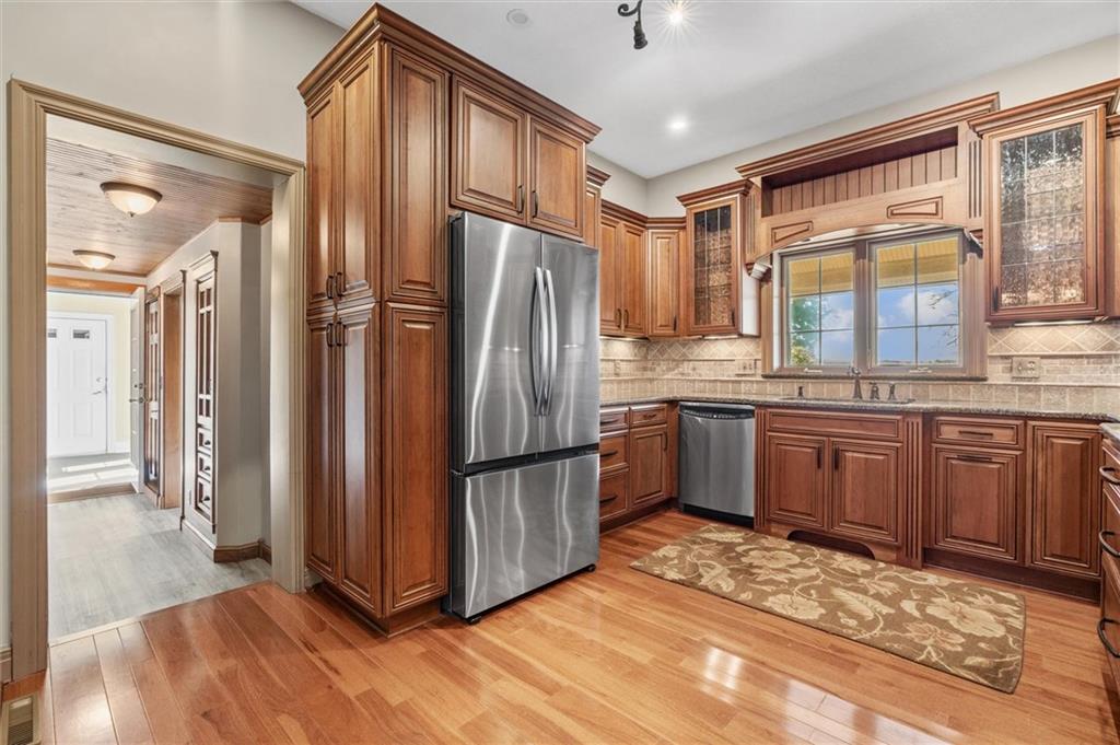 2301 Lees Summit Road Property Photo 8