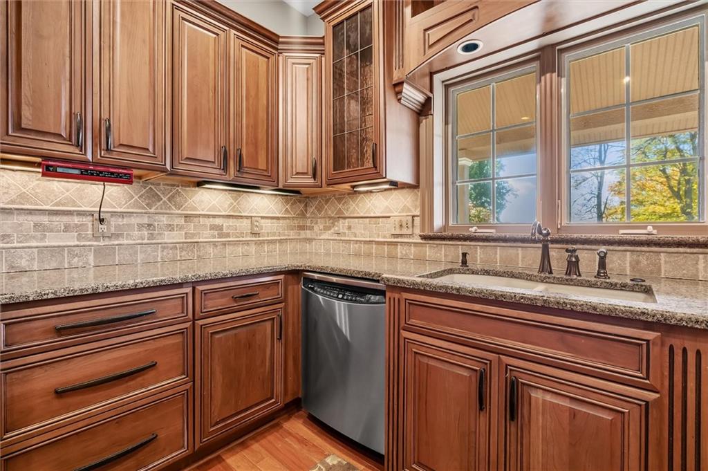 2301 Lees Summit Road Property Photo 12