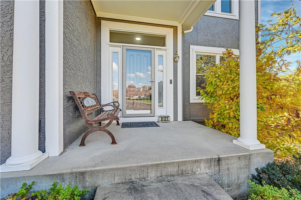 8121 W 130th Street Property Photo 5