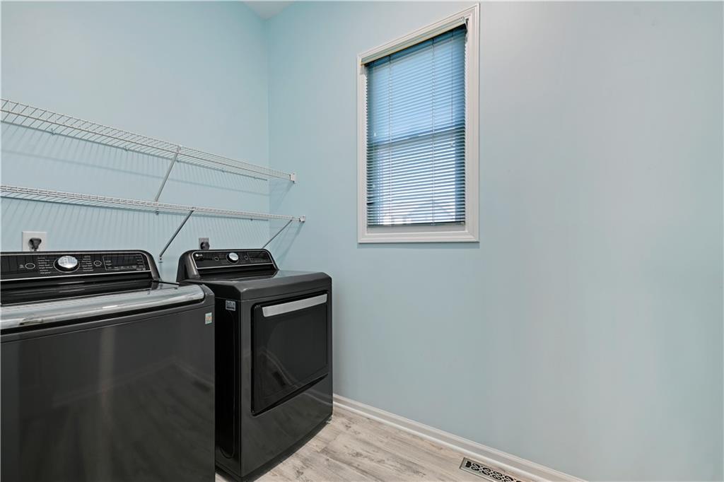 8121 W 130th Street Property Photo 16