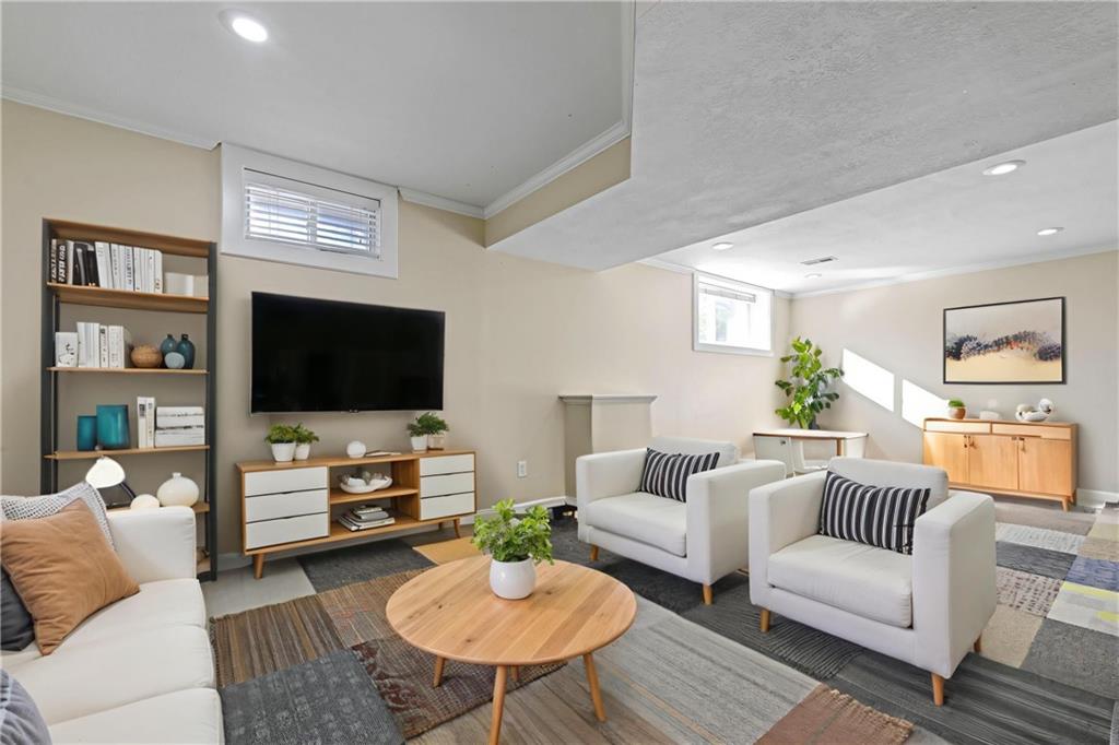 8121 W 130th Street Property Photo 31