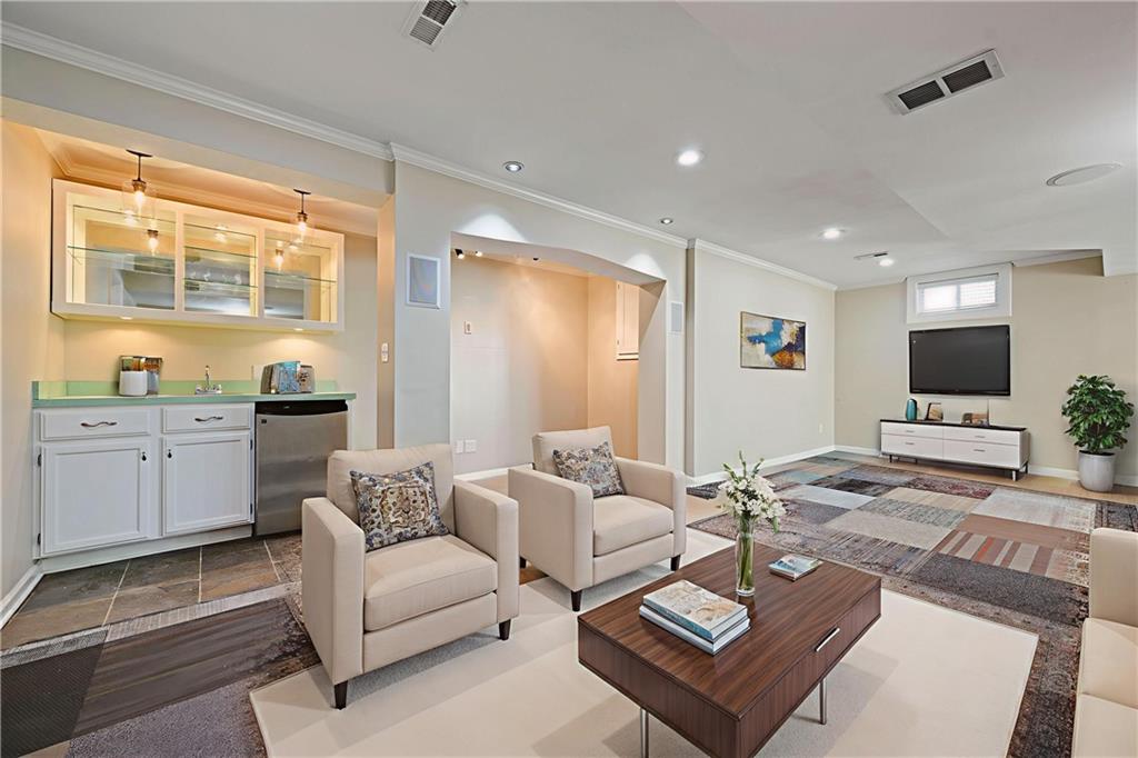 8121 W 130th Street Property Photo 32