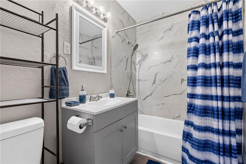 4221 Spruce Avenue Property Photo 6