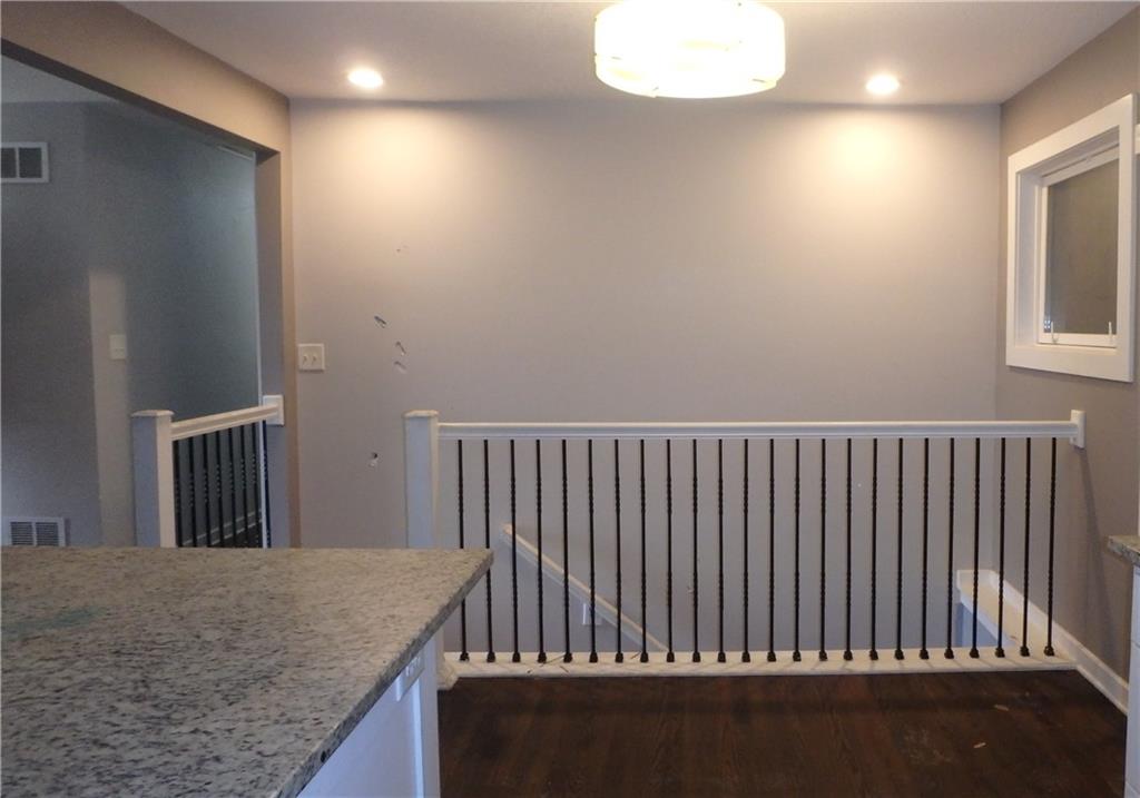 7332 Parallel Parkway Property Photo 5