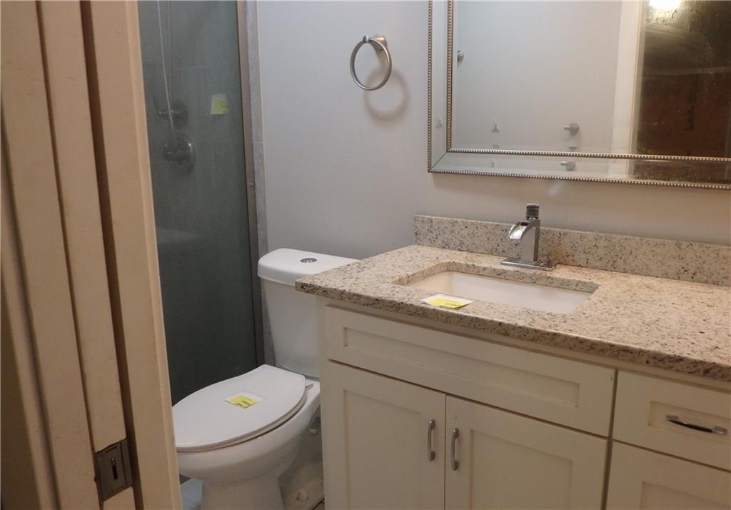 7332 Parallel Parkway Property Photo 11