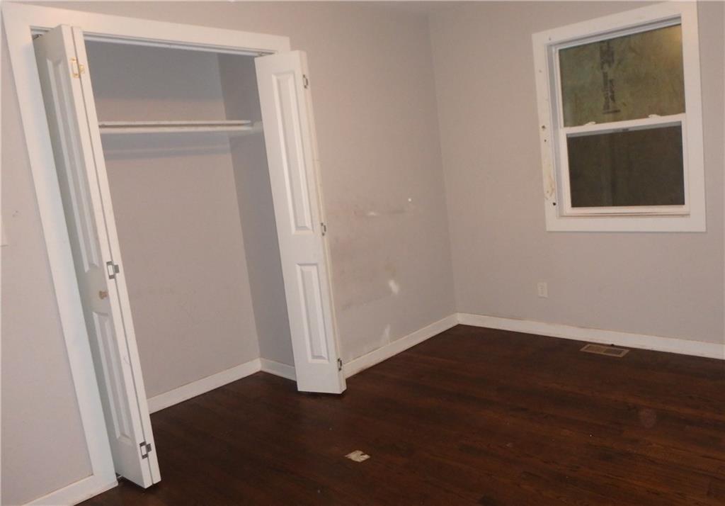 7332 Parallel Parkway Property Photo 12