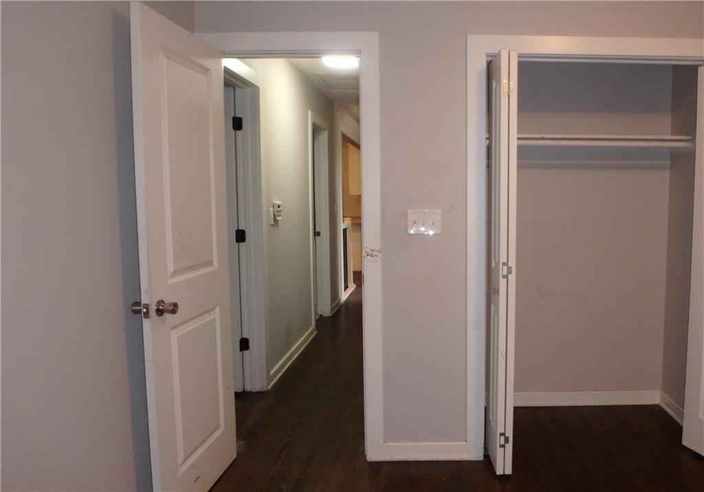 7332 Parallel Parkway Property Photo 13