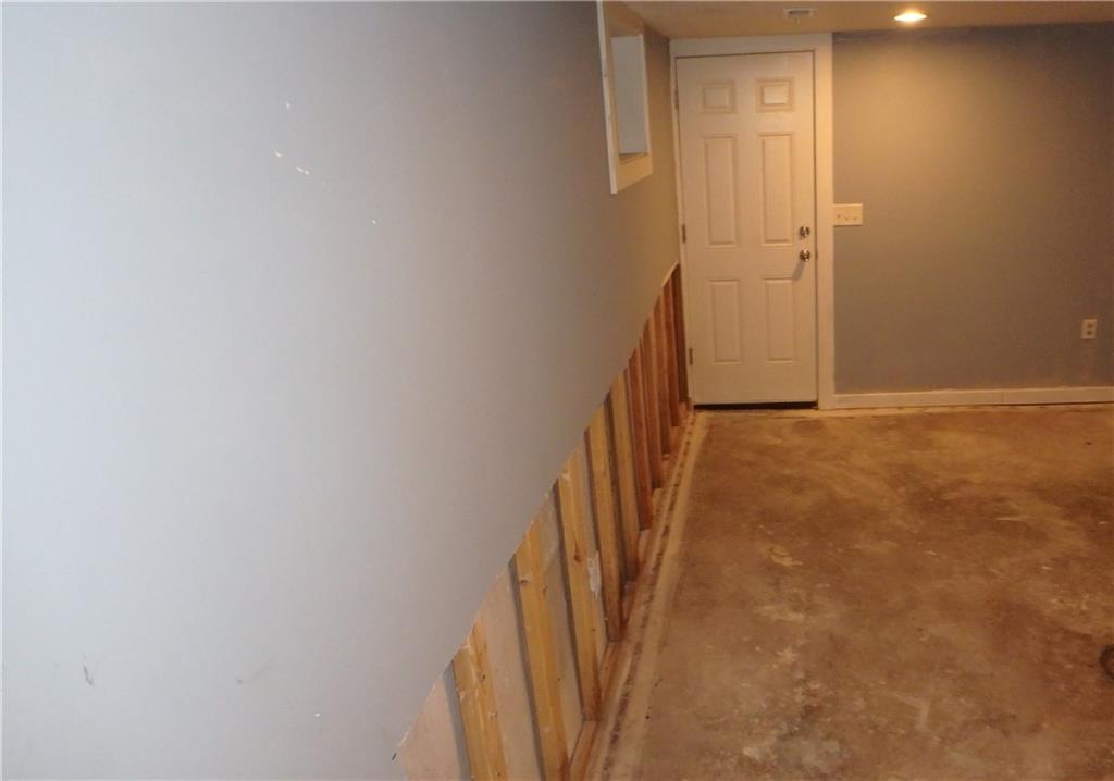 7332 Parallel Parkway Property Photo 15