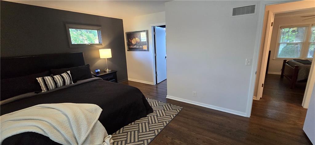 2405 W 104th Terrace Property Photo 9