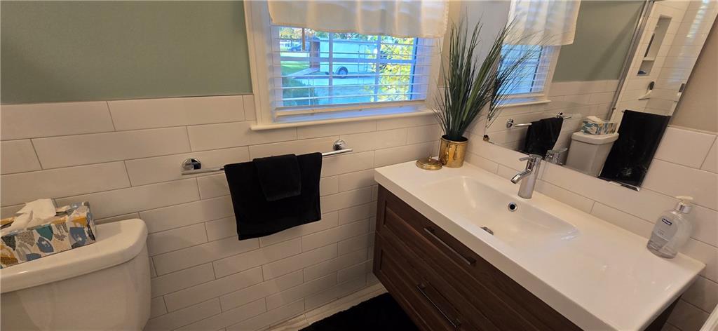 2405 W 104th Terrace Property Photo 11