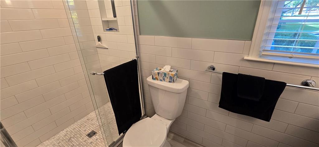 2405 W 104th Terrace Property Photo 12