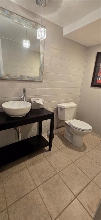 2405 W 104th Terrace Property Photo 20