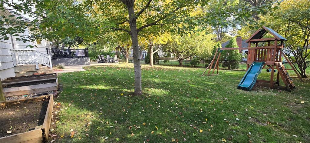 2405 W 104th Terrace Property Photo 25