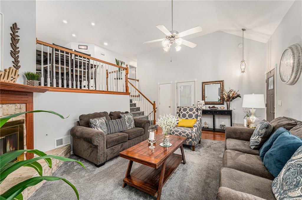 15212 Riley Street Property Photo 6