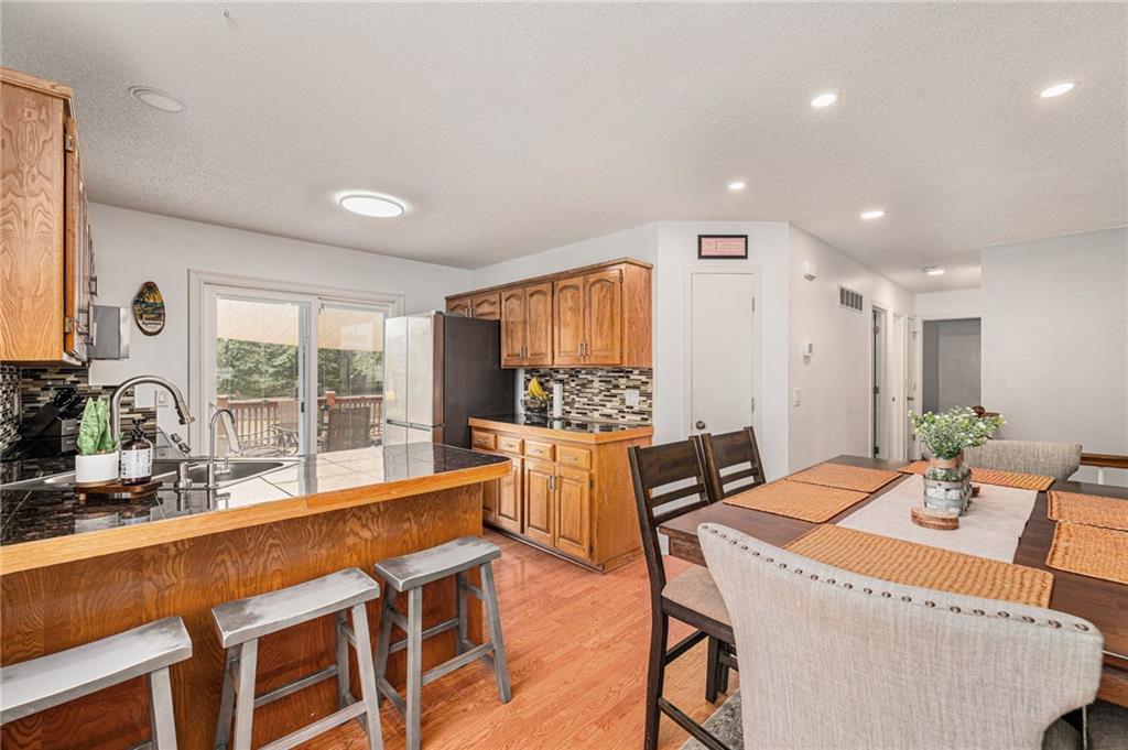 15212 Riley Street Property Photo 8