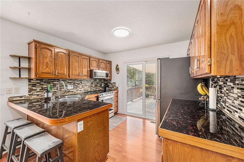 15212 Riley Street Property Photo 9