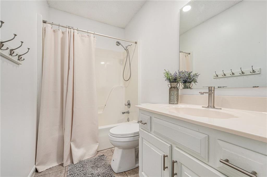 15212 Riley Street Property Photo 14