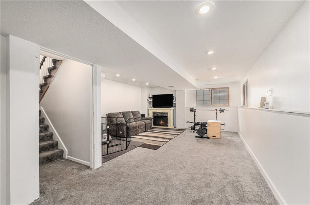 15212 Riley Street Property Photo 18