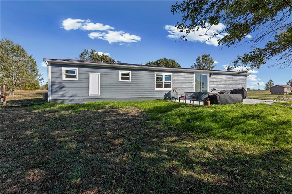 38740 Hedge Lane Property Photo 4