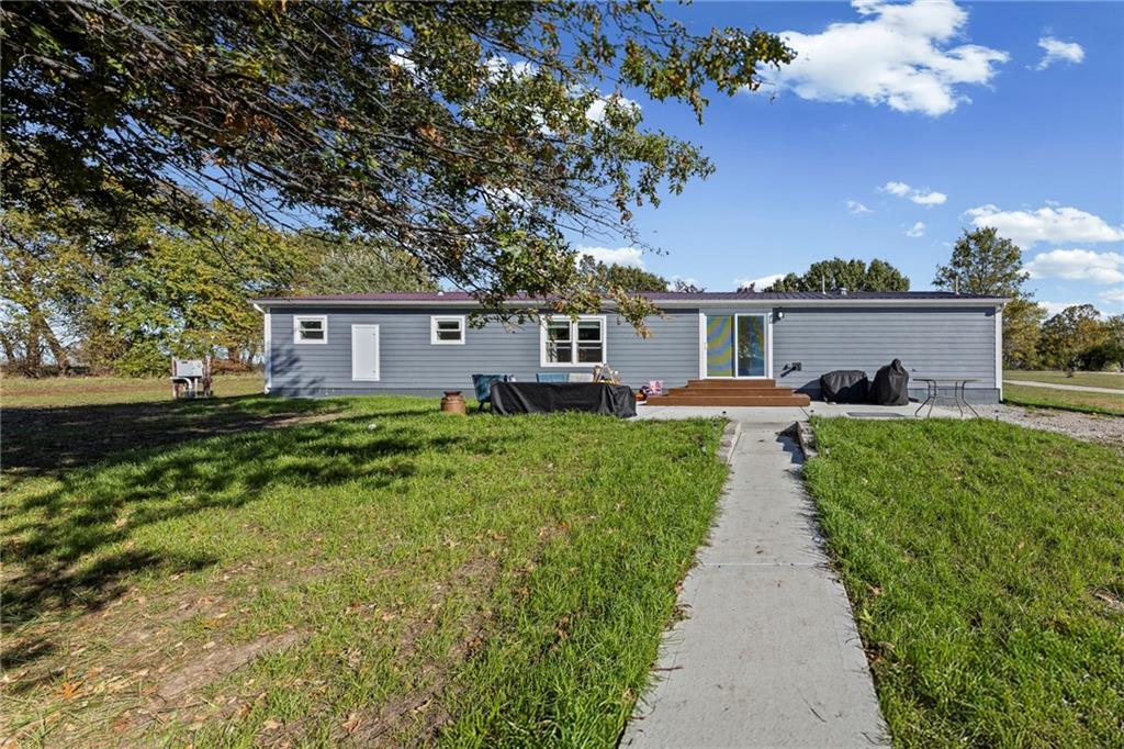 38740 Hedge Lane Property Photo 5