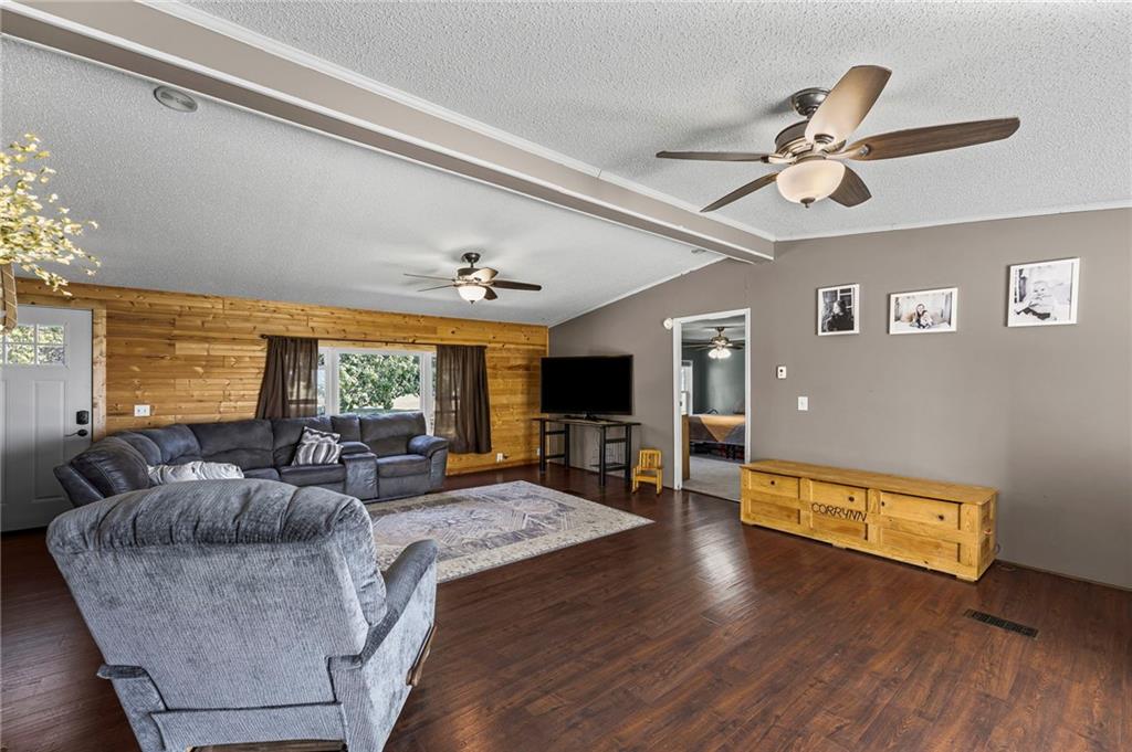 38740 Hedge Lane Property Photo 11