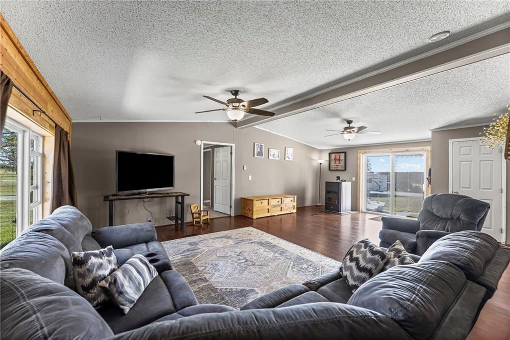 38740 Hedge Lane Property Photo 13