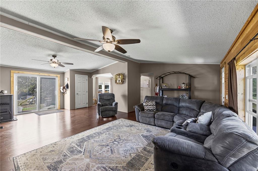 38740 Hedge Lane Property Photo 14