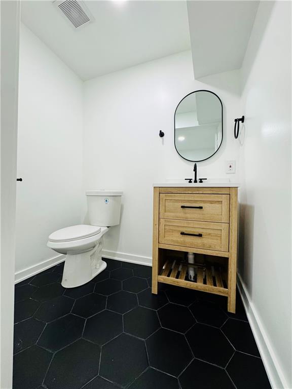 2706 E 36th Street Property Photo 8