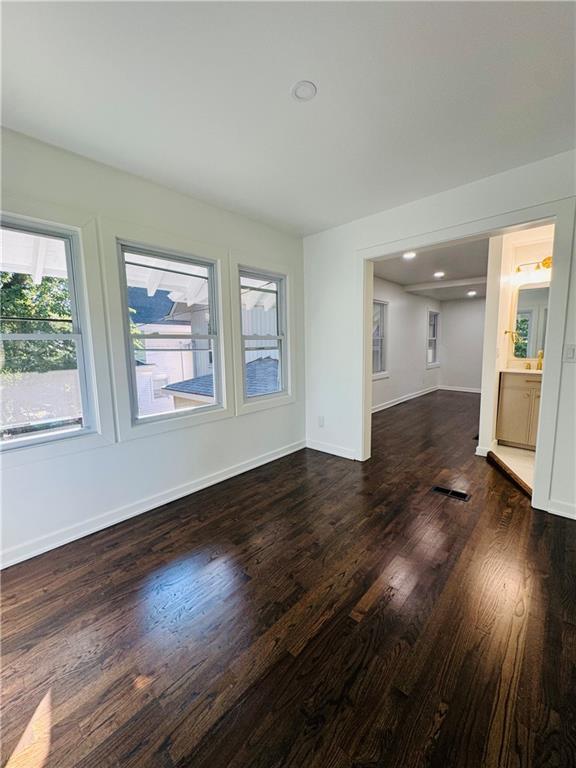 2706 E 36th Street Property Photo 24