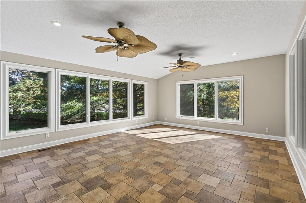 11902 W 131st Terrace Property Photo 20