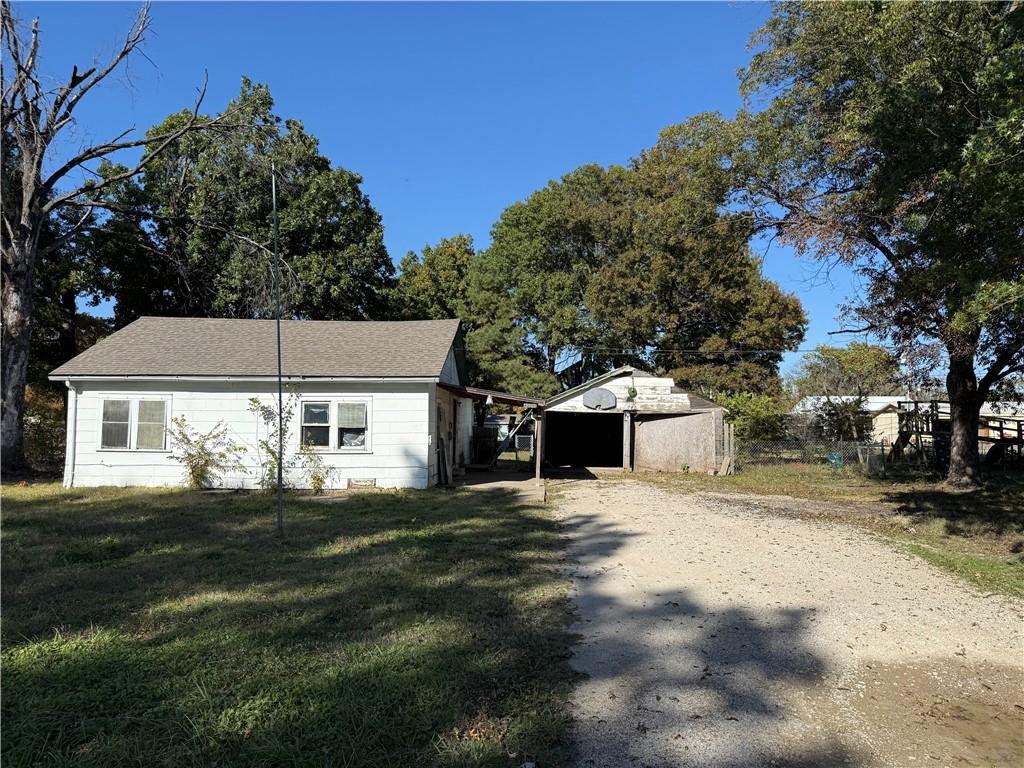 206 E 8th Street Property Photo 1