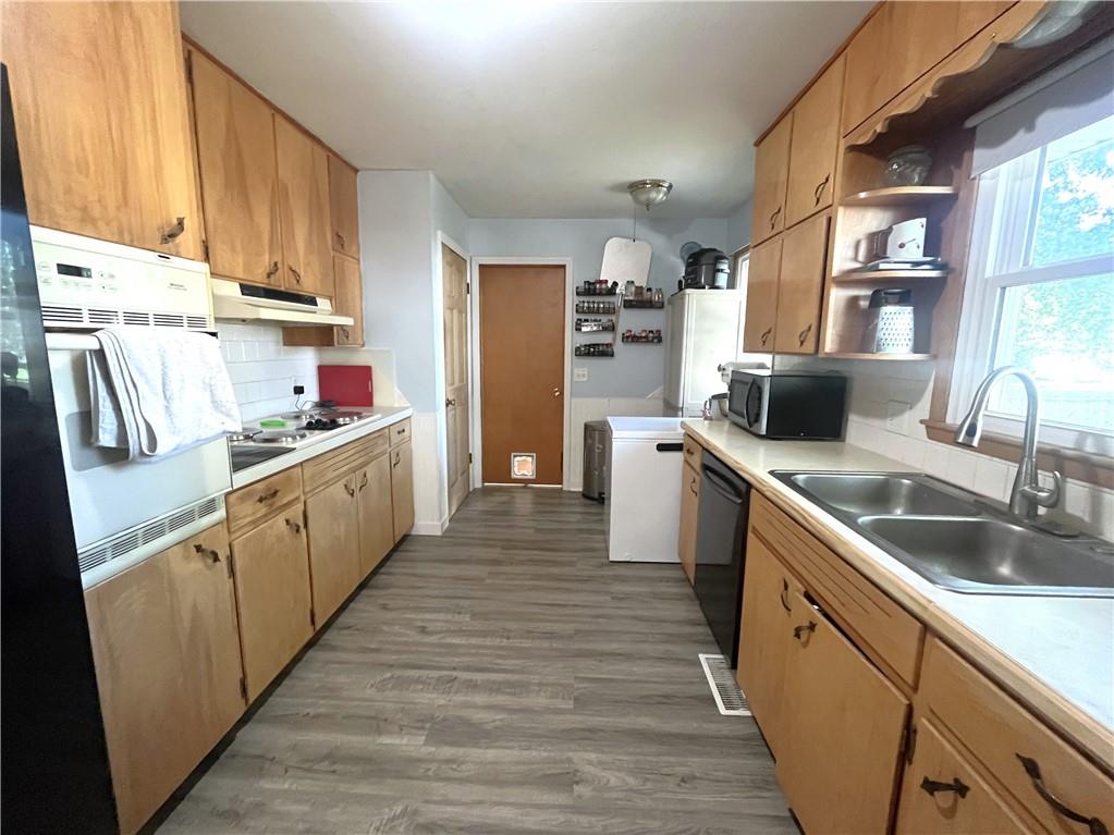 1808 Borden Street Property Photo 10