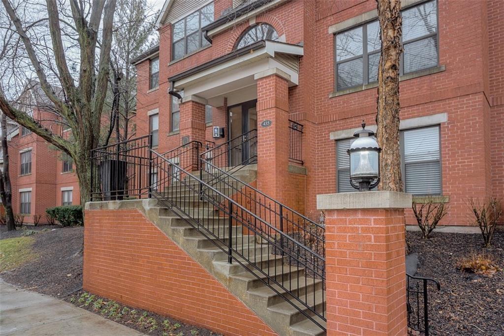 435 W 9th #103 Street Property Photo 2