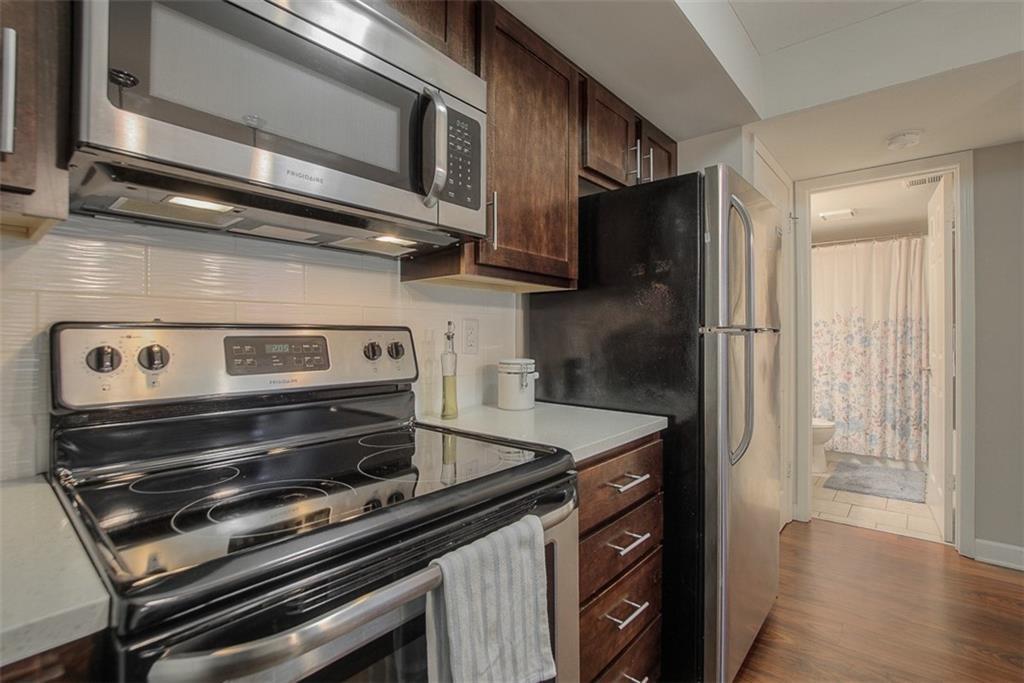 435 W 9th #103 Street Property Photo 8