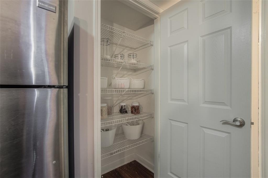 435 W 9th #103 Street Property Photo 11