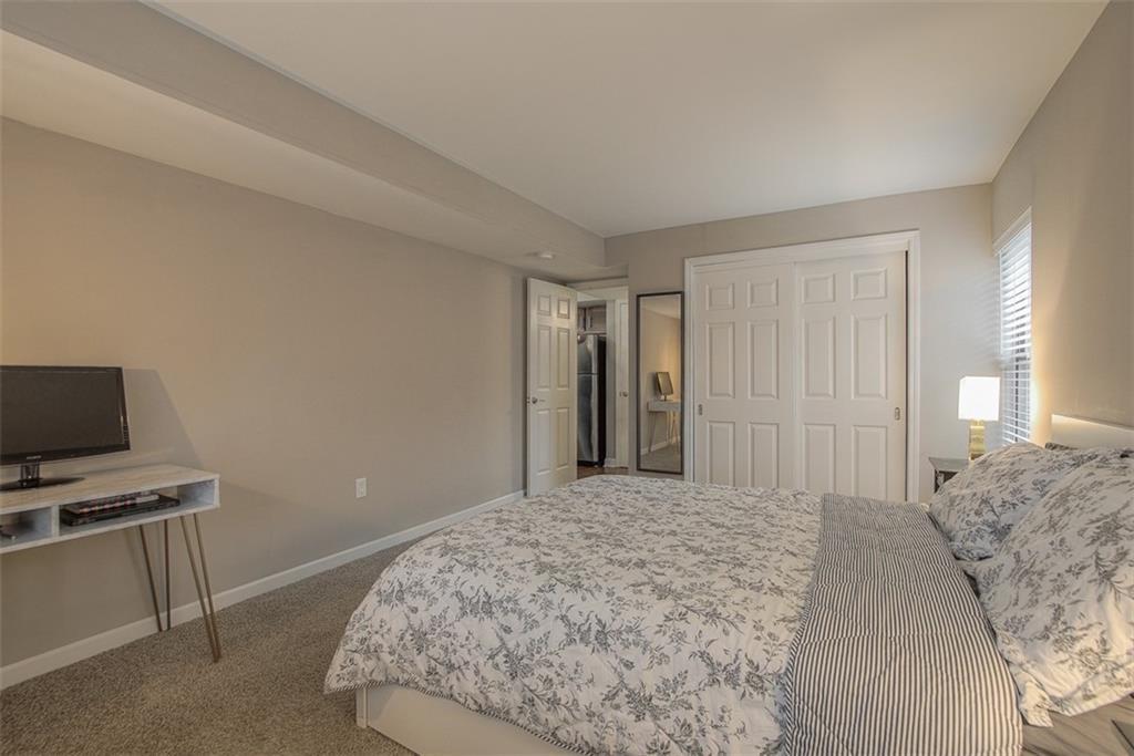 435 W 9th #103 Street Property Photo 12