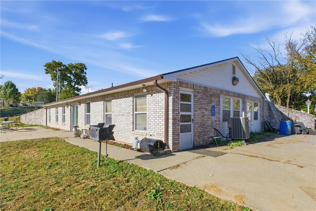 2905 N 99th Street Property Photo 4