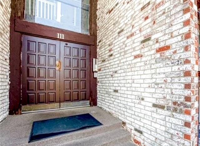 111 E 50th Street Property Photo 3