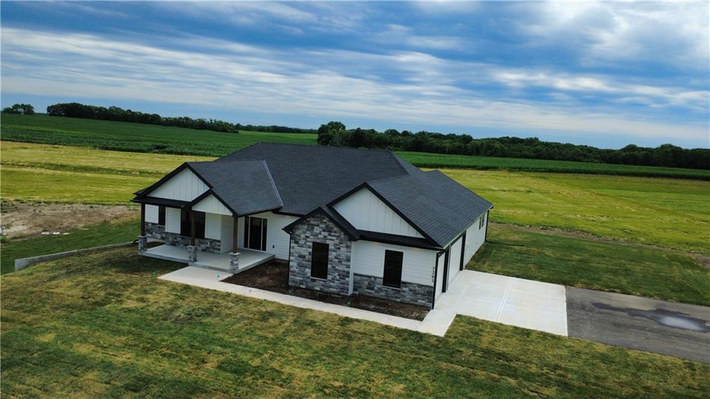7203 92 Highway Property Photo 1