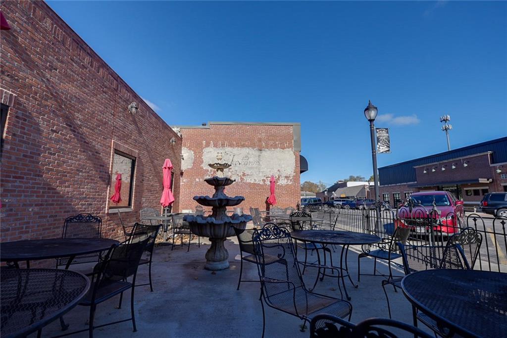 312 S Hudson Street Property Photo 18