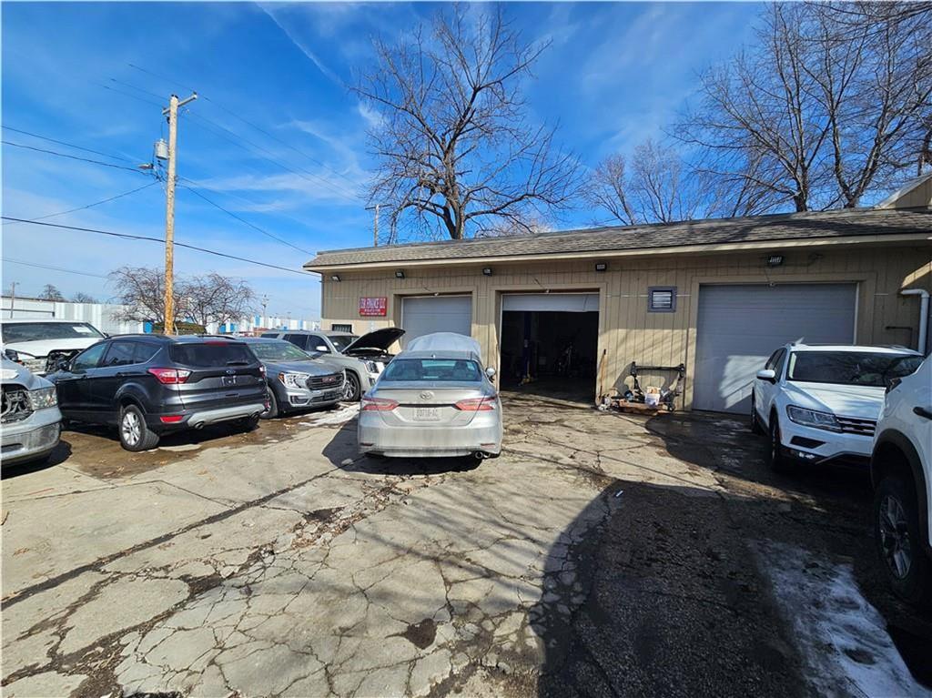 1201 Van Brunt Boulevard Property Photo 1