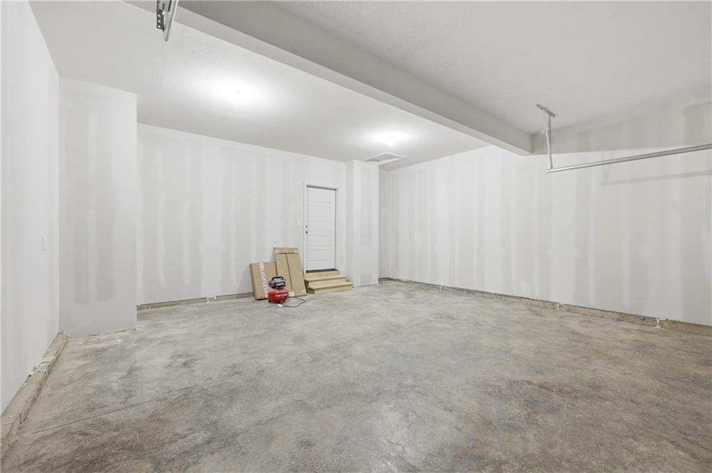 4714 Brentwood Avenue Property Photo 29