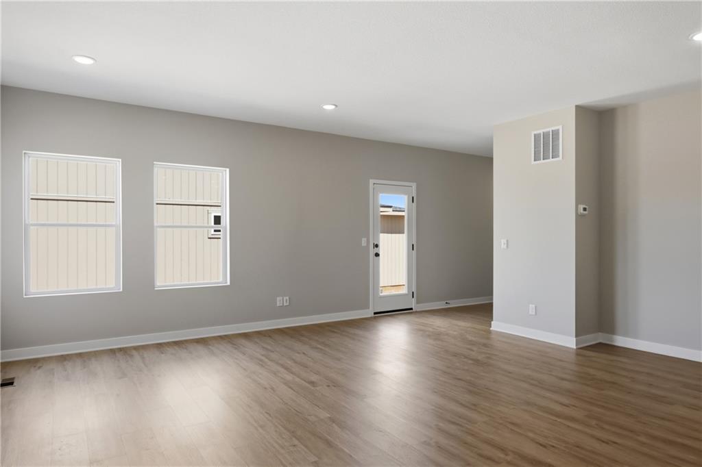 4712 Brentwood Avenue Property Photo 7