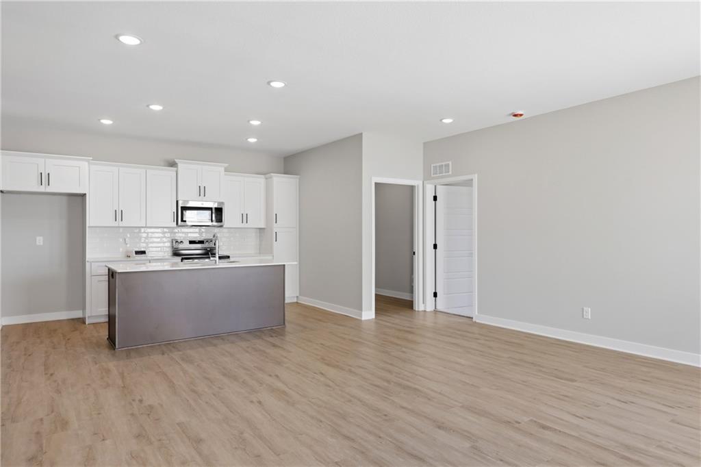 4712 Brentwood Avenue Property Photo 8