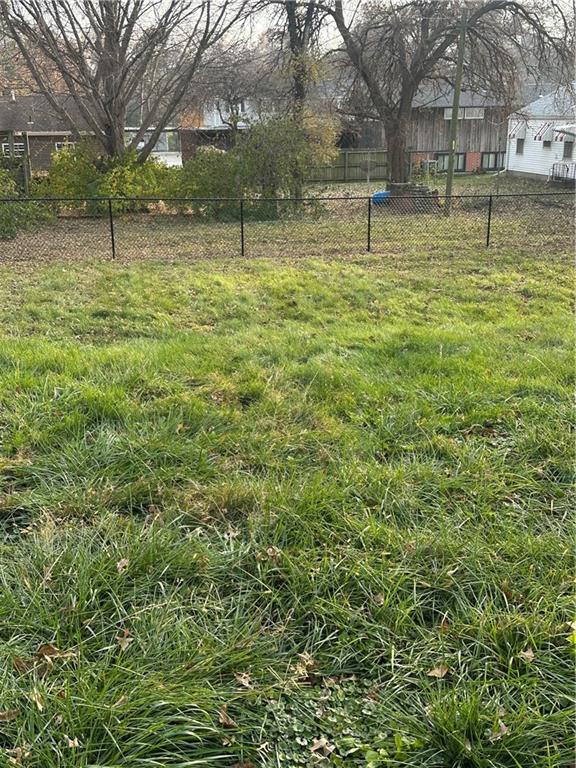 724 W 3rd Street Property Photo 3