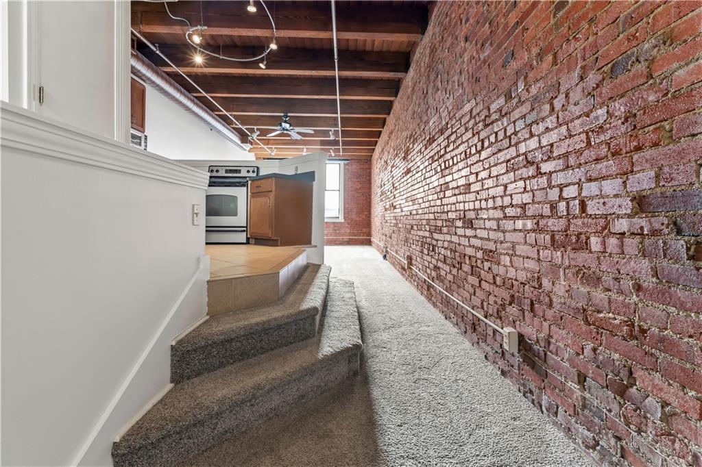 700 Broadway Boulevard Property Photo 2
